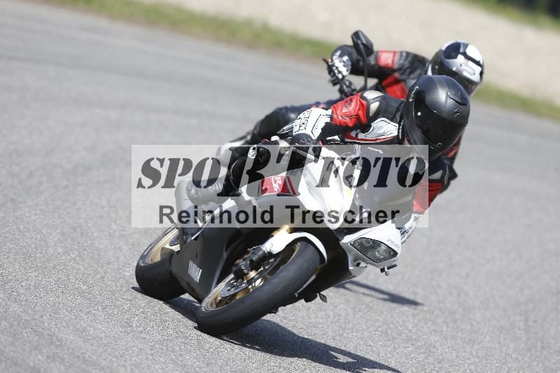 Archiv-2025/09 22.04.2025 Cornu Master School ADR/rot-rouge/4